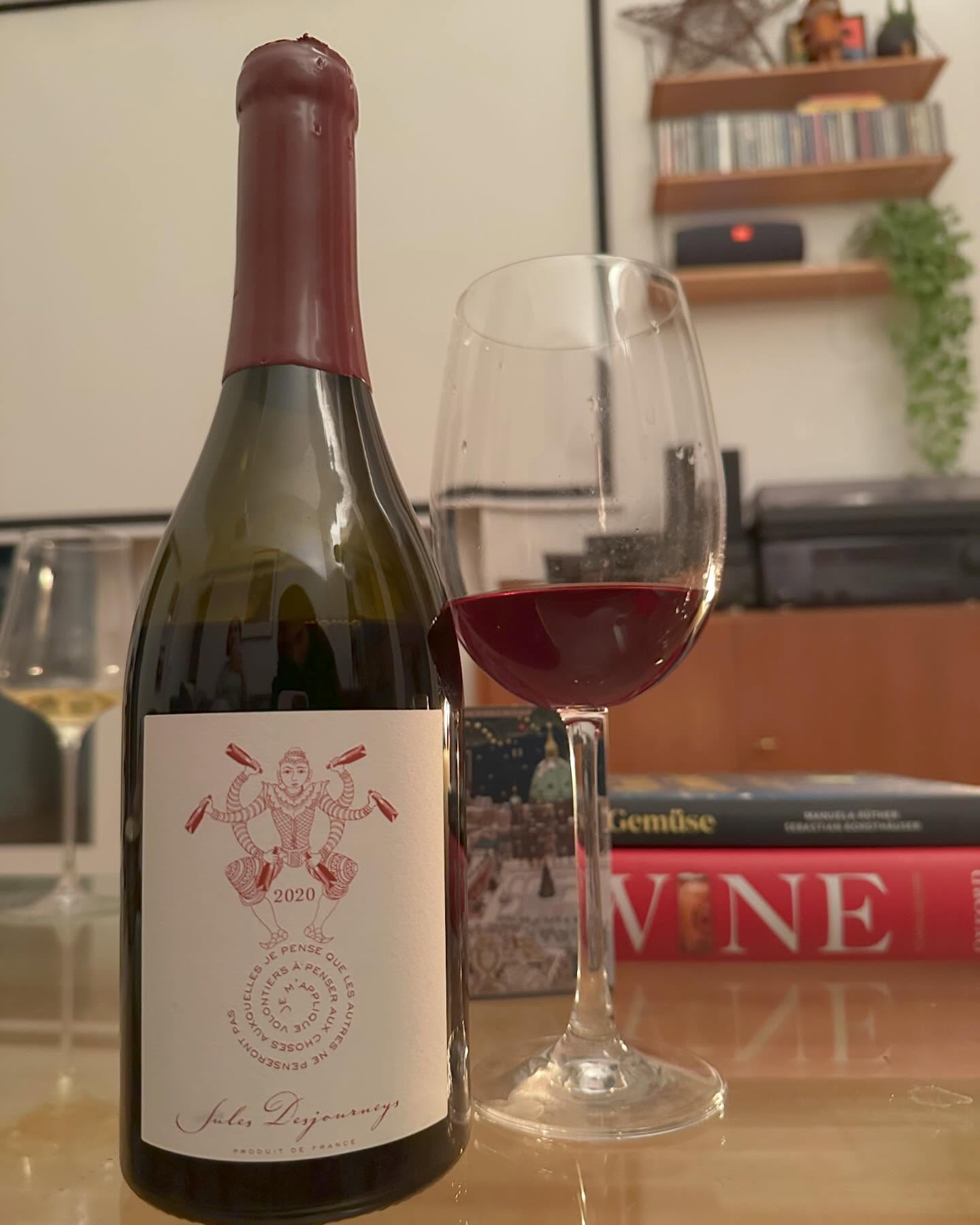 wine 101 for fam. Between the glasses -one Kölsch to appreci...